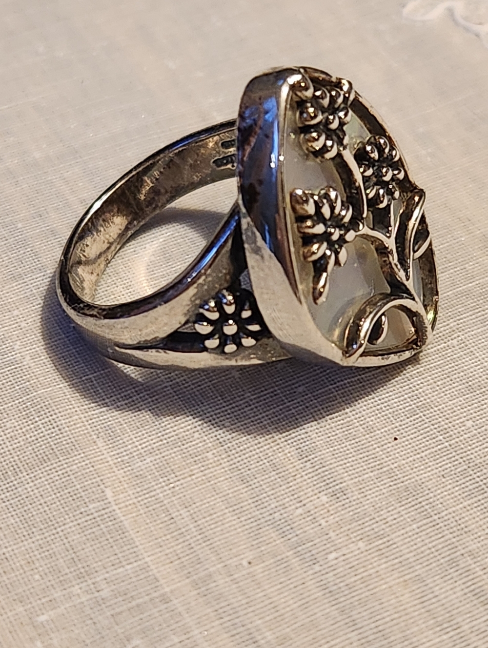 Veronica Benally Sterling Silver Mother-of-Pearl Floral Ring SIZE 9 - Picture 11 of 16